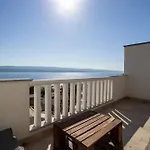 Apartman Rojo *