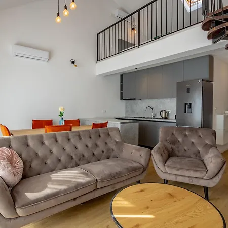 Apartman Rojo *