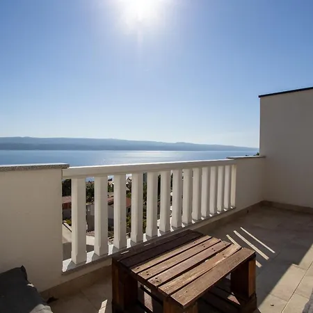 Apartman Rojo *