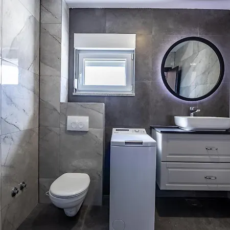 Apartman Rojo דירה *