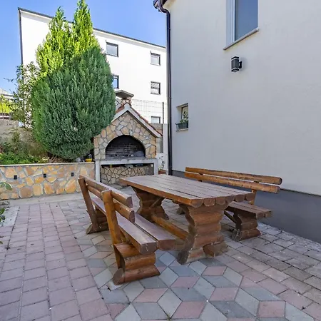 Apartman Rojo * Omiš